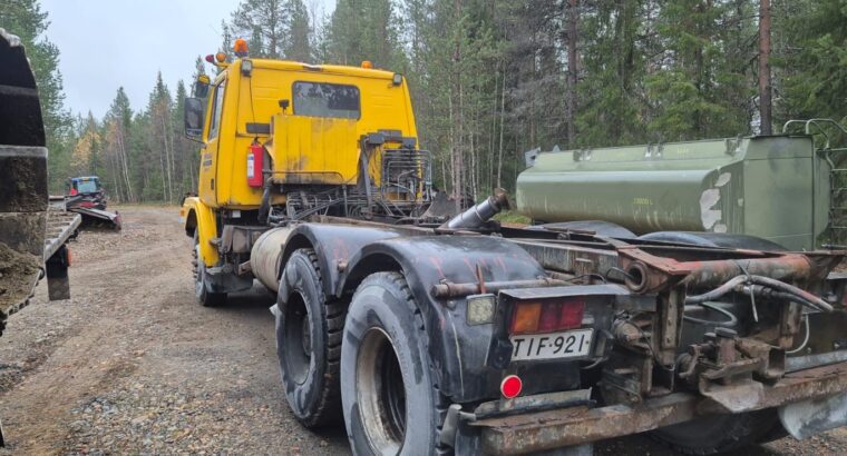 SISU SL-210 Kuorma-auto (1986)